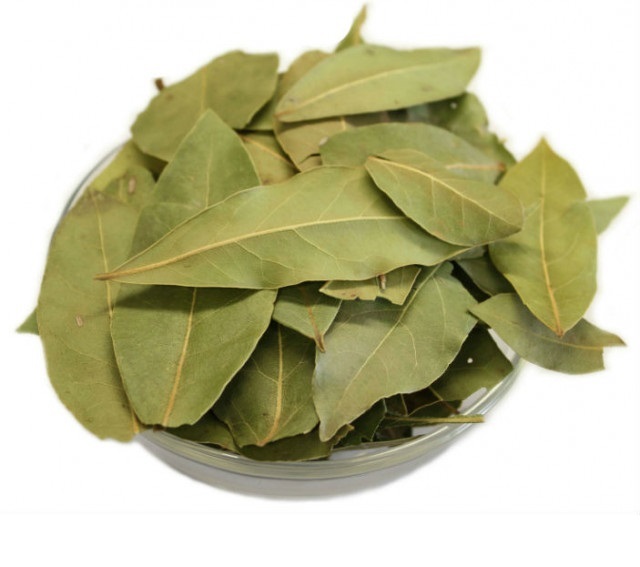 Dried bay leaves